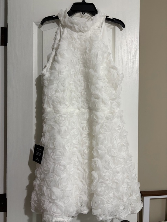 Lulus Dresses & Skirts - Lulu's White Floral Rosette Halter Dress